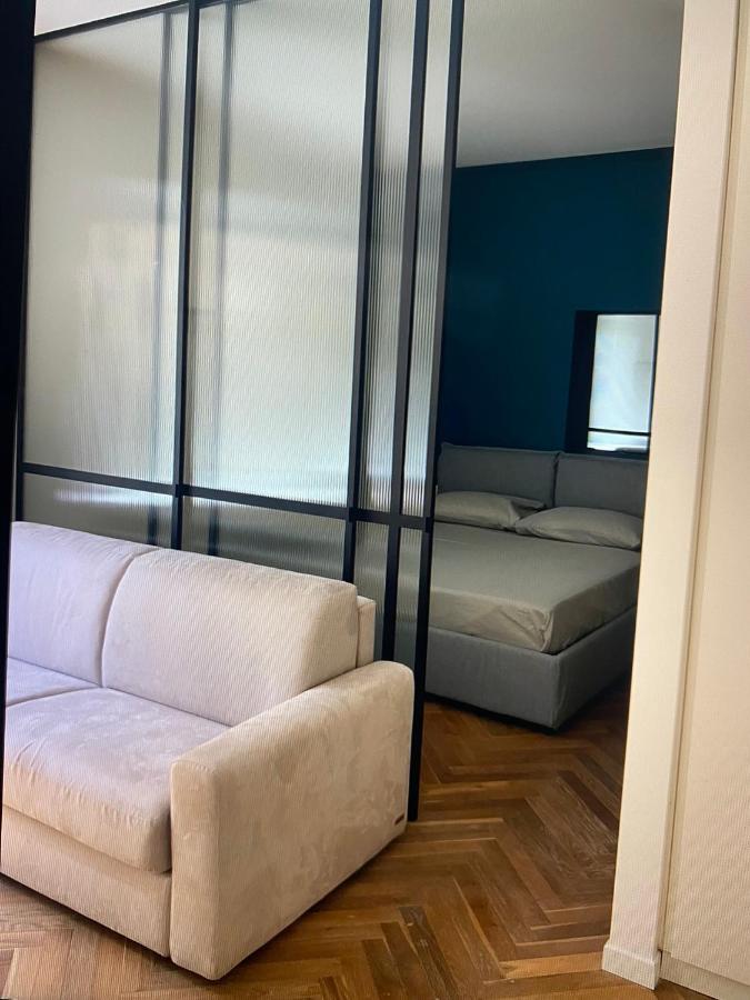 Milano - Delizioso Appartamento In Pieno Centro. Fancy Yellow Apartments 외부 사진